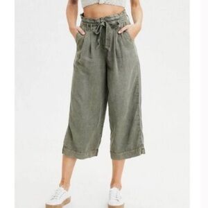 3/$25 American Eagle Paperbag Waist Wide Leg Pants
